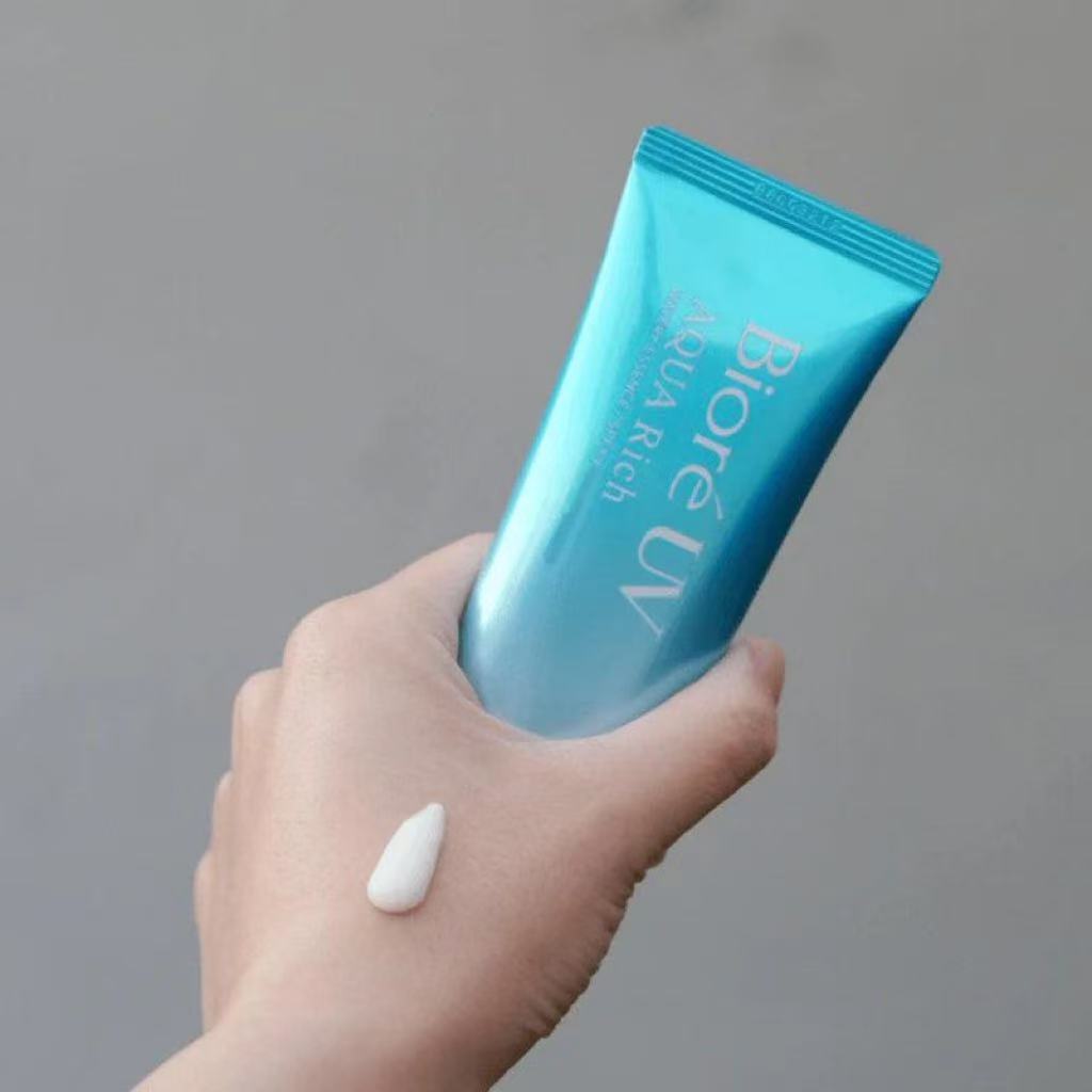 BIORE Aqua Rich Watery Essence